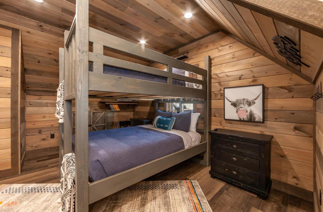 Splash Mountain Pool Hot Tub Theater Game Room سيفيرفيل المظهر الخارجي الصورة