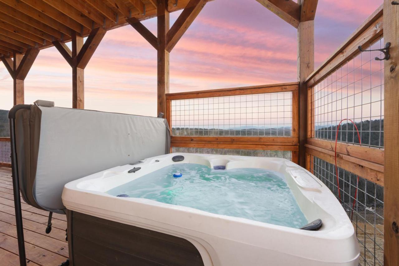 Splash Mountain Pool Hot Tub Theater Game Room سيفيرفيل المظهر الخارجي الصورة